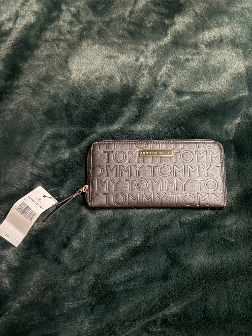 Tommy Hilfiger Brown Embossed Zip Around Wallet – Brand New w/ Tags